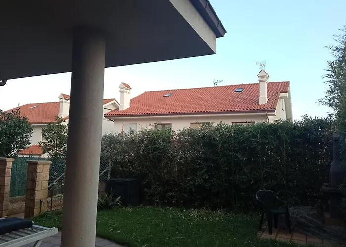 In With A Community Pool Miengo