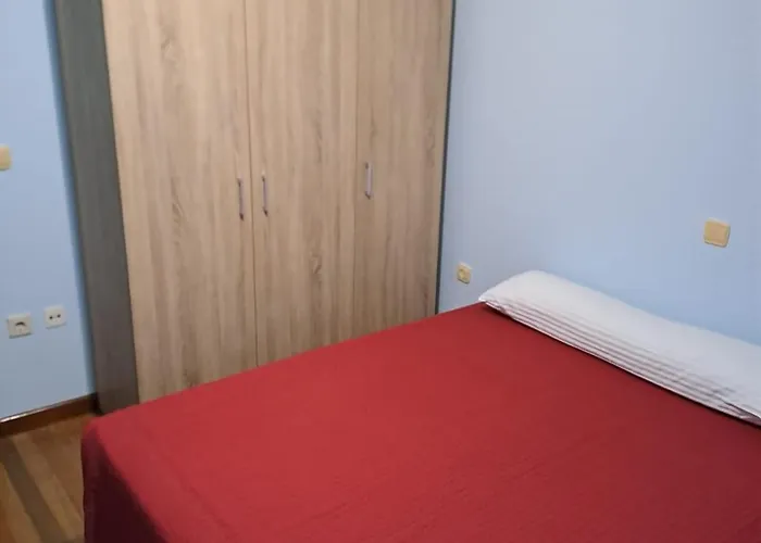 In With A Community Pool Prázdninový dům